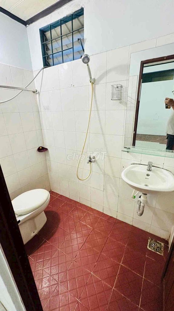 We're renting an apartment.