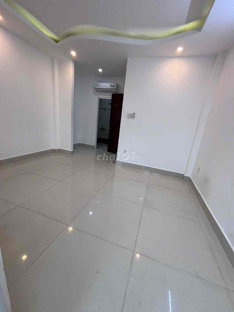 The alley is 1/ Nguyễn Kiệm 3rd floor bedroom near University 14 million.
