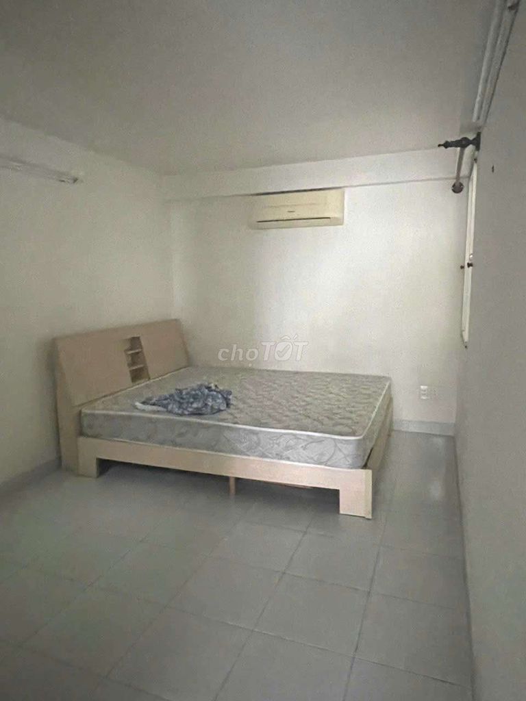 Renting 5 X17 M 3 4 floors of bedroom 4 1 1st bathroom in Văn Cao