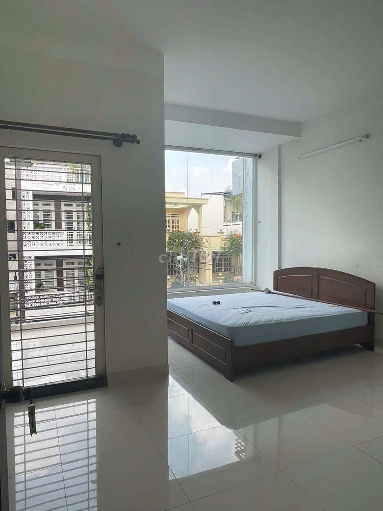 Renting 5 X17 M 3 4 floors of bedroom 4 1 1st bathroom in Văn Cao