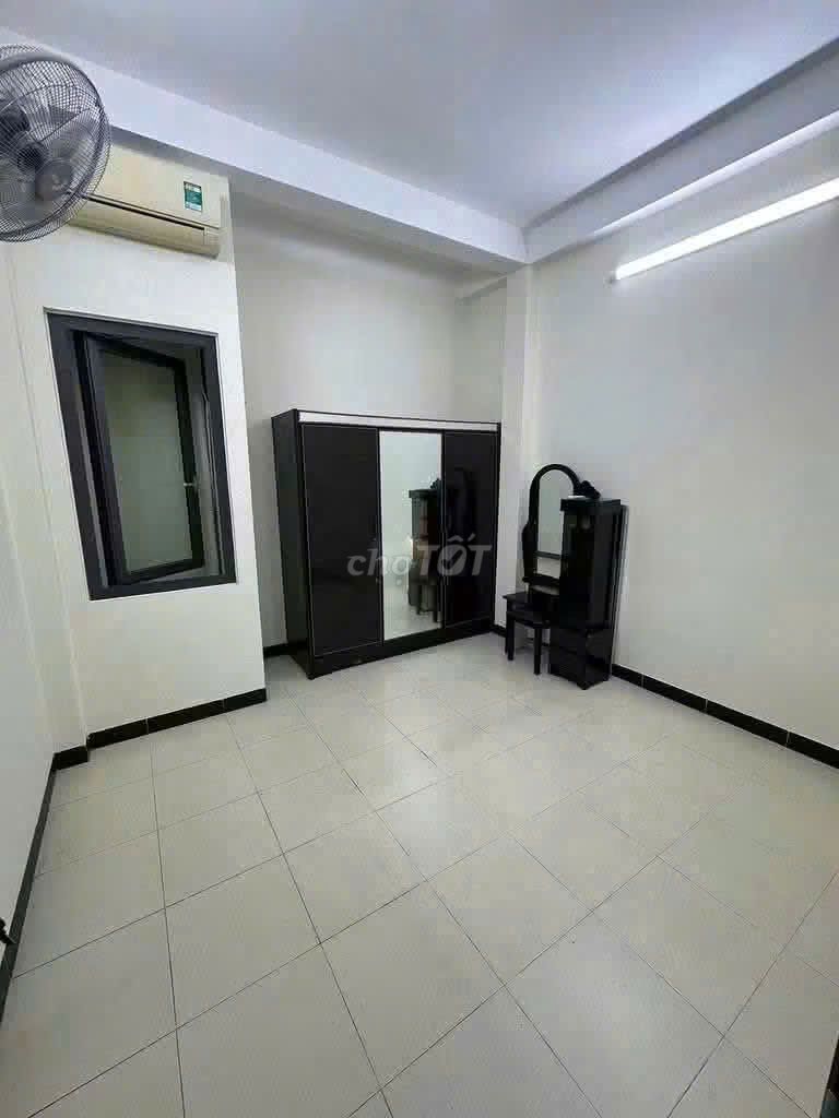 Hồ Thị Kỷ flower market, TNN 2 floor st, 5 bedroom 4 toilets, 3.3 x13 meters, 23 million