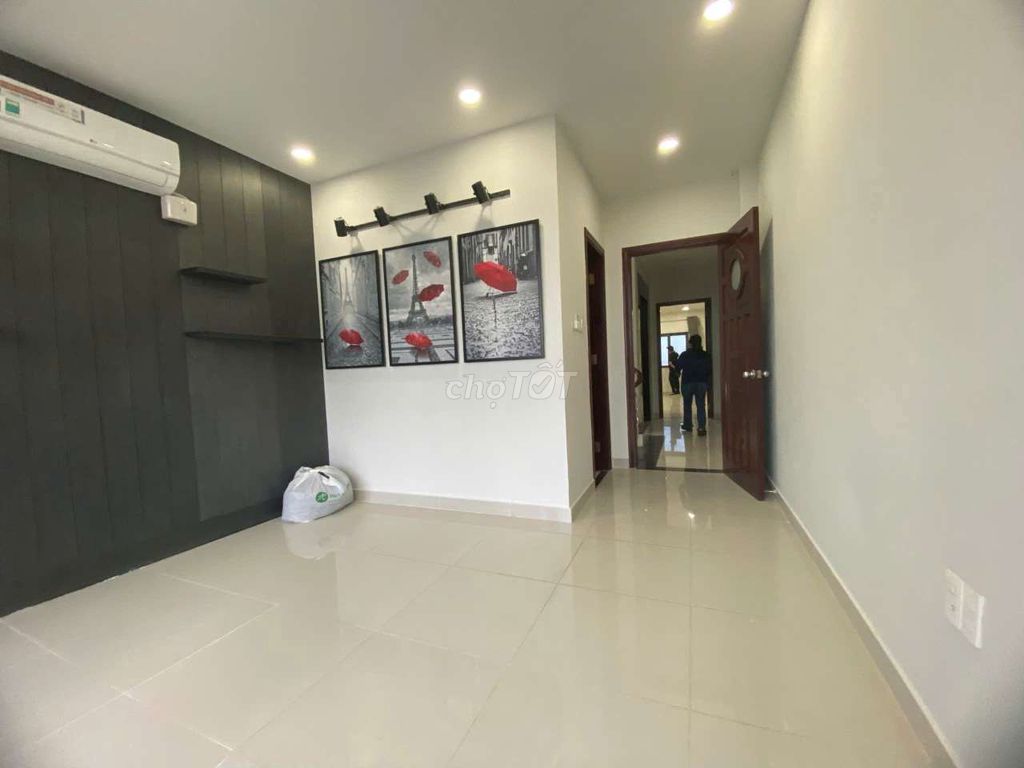 Rents 5 floors 80 M2 Phú Thọ Hoà Tân Phú 7 million a month.