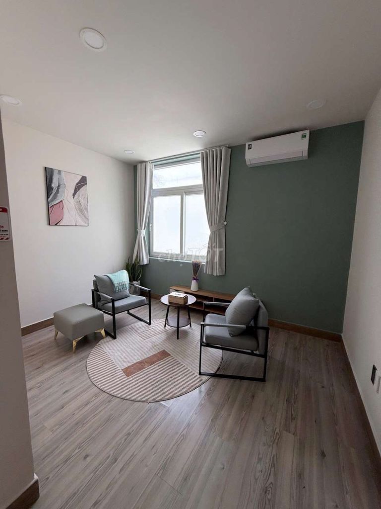 1 5th floor bedroom 7 x 20 meters on the front floor