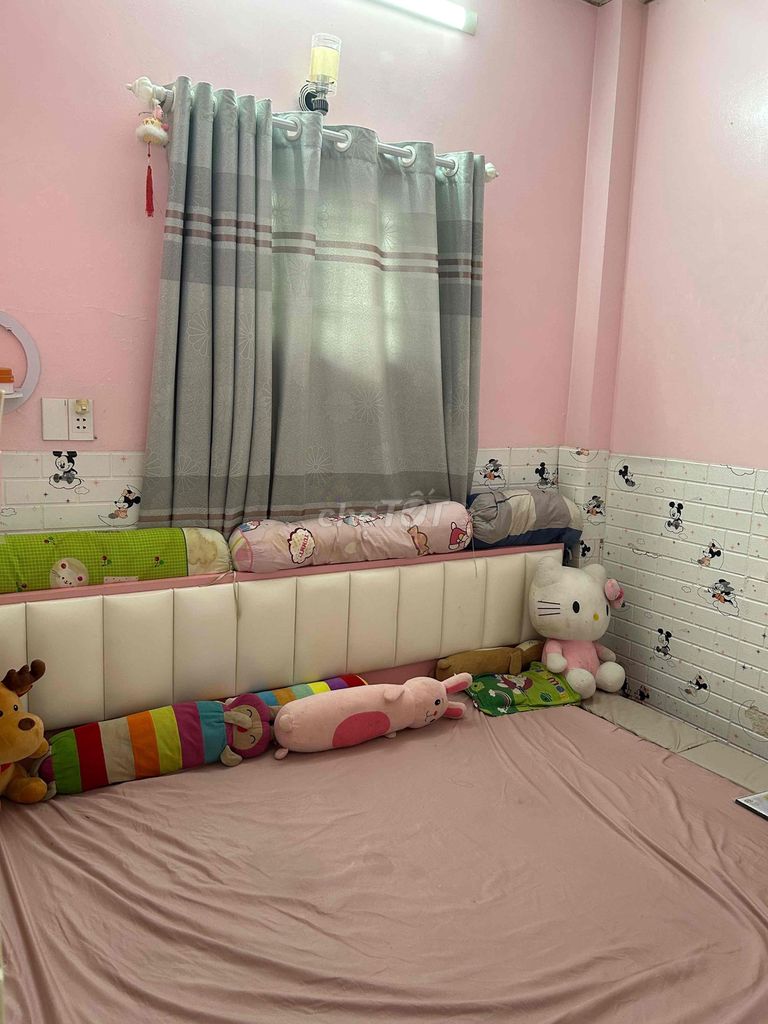 Rent the original Huỳnh Tấn Phát.