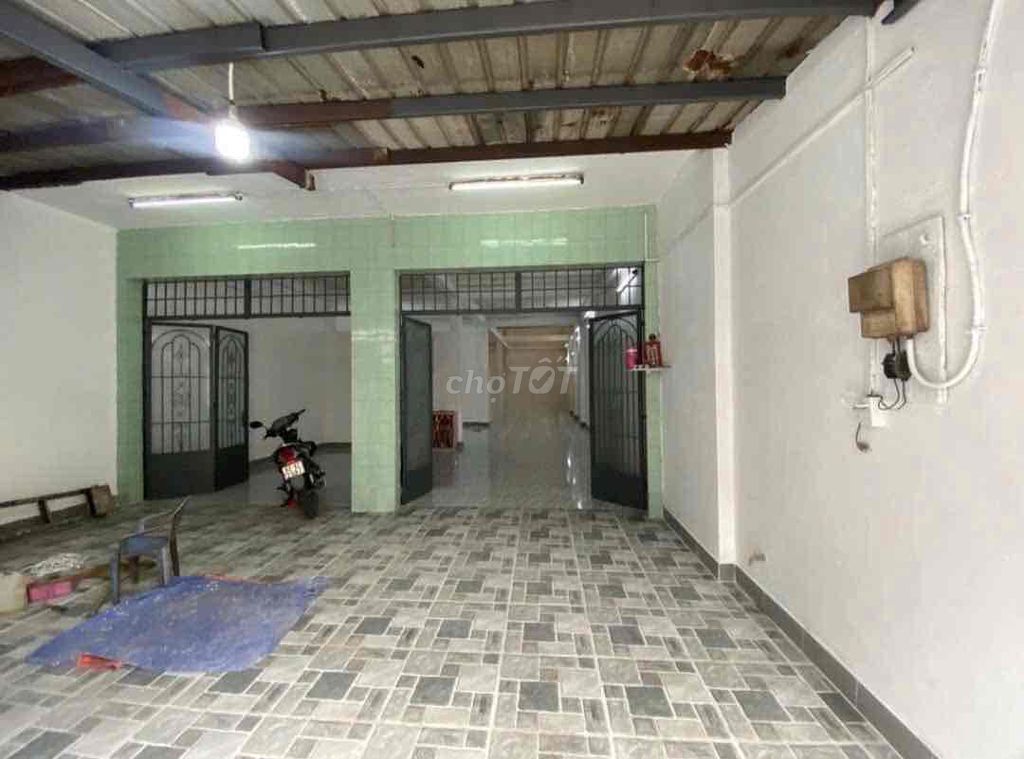 7 x 25)1 through one bedroom, a toilet, 7 M, a canary