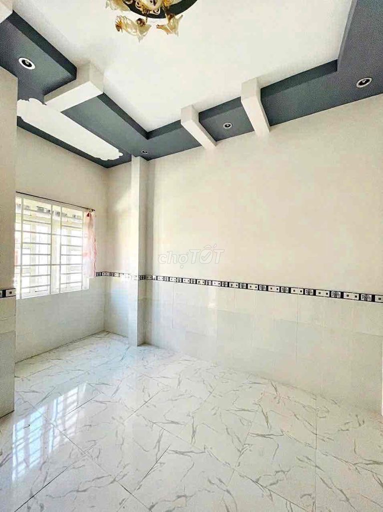 The house has a four-room courtyard.