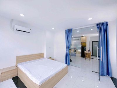 Rent the apartment. A kitchen room right near Landmark 81.