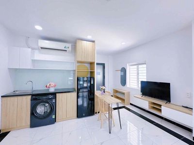 Rent the apartment. A kitchen room right near Landmark 81.