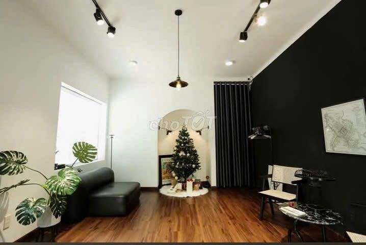 Renting with a governmental power, 3 – 5X9 M, private passage, 14 million.