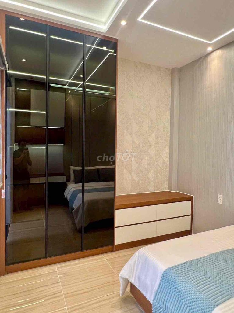 Rent a front house on số 9-CAR 9 – Gò Vấp.