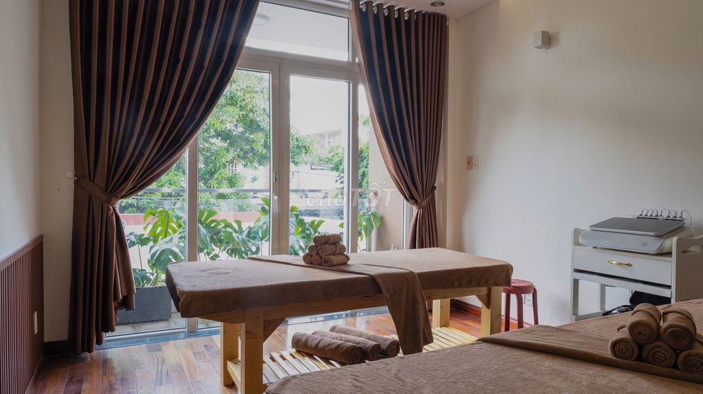 Rent 1 Trần Nhật Duật District 1 .4 x22 M M M M 2 4th floor bedroom 4 toilets, 33 million