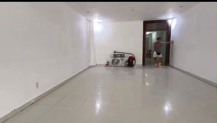 Rent a three-story apartment. A Trần Trọng Cung.