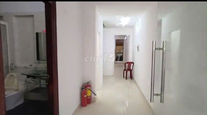 Rent a three-story apartment. A Trần Trọng Cung.