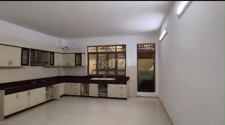 Rent a three-story apartment. A Trần Trọng Cung.