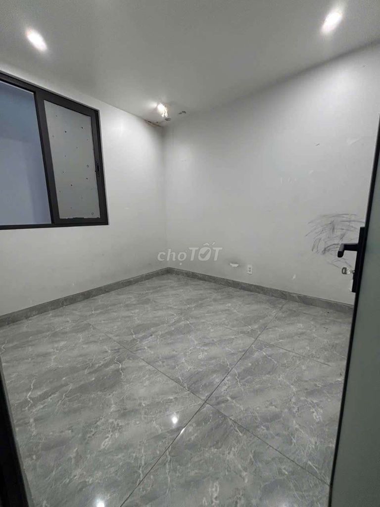 Big house, 9 meters.