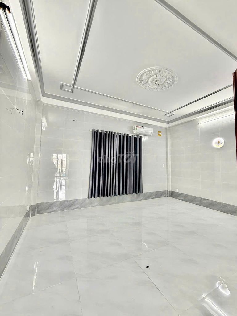 It's a crowded Tên Lửa 5 x 20 m 4th floor bedroom plus a cold machine near the coopmart
