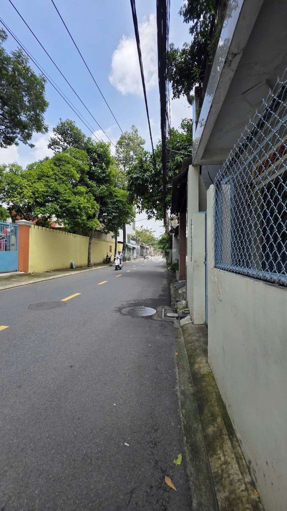 4 alleys 5 M Âu Cơ