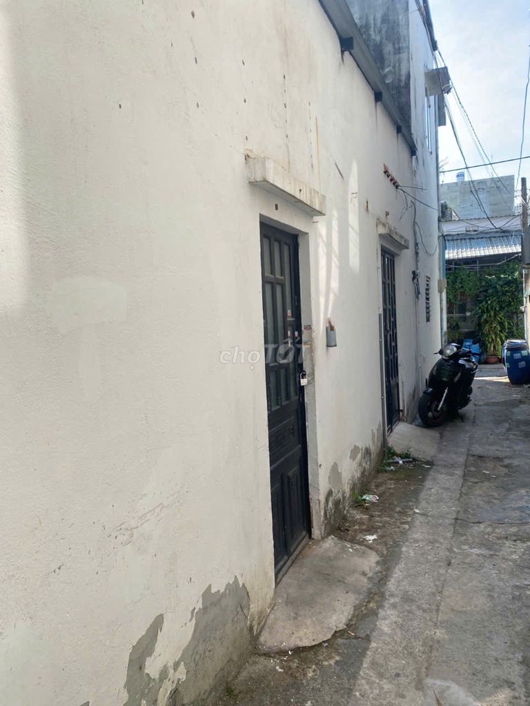 Rent the District 9 Streets near the High Trade Center