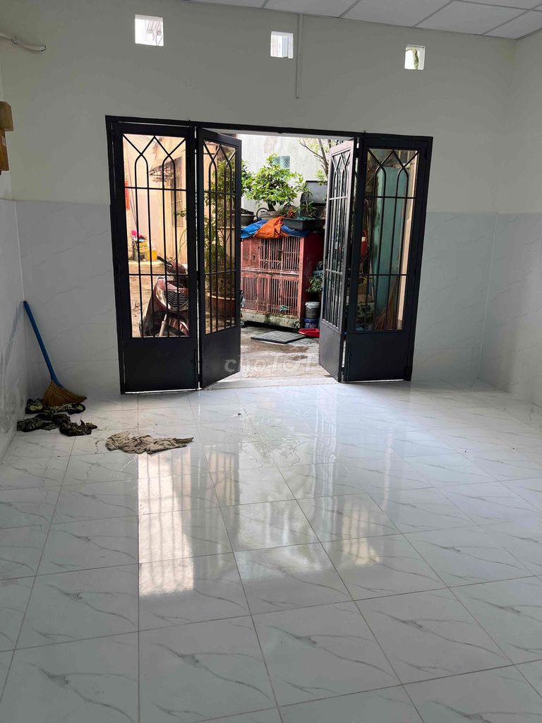 Renting a new house is like new Nguyễn Duy Trinh District 3.