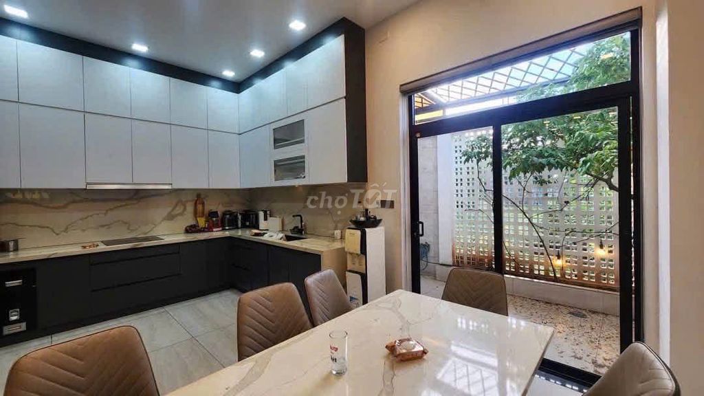Rent a place for Bưng Ông Thoàn Q million Street