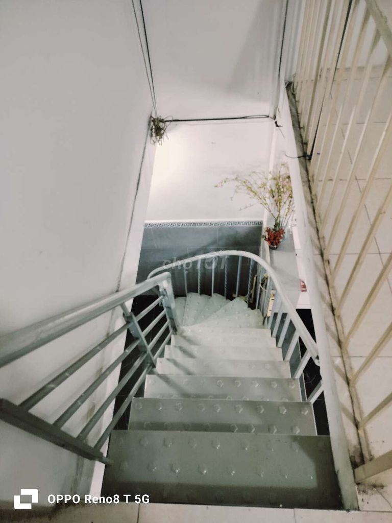 Rent an entire Thạnh Xuân apartment.
