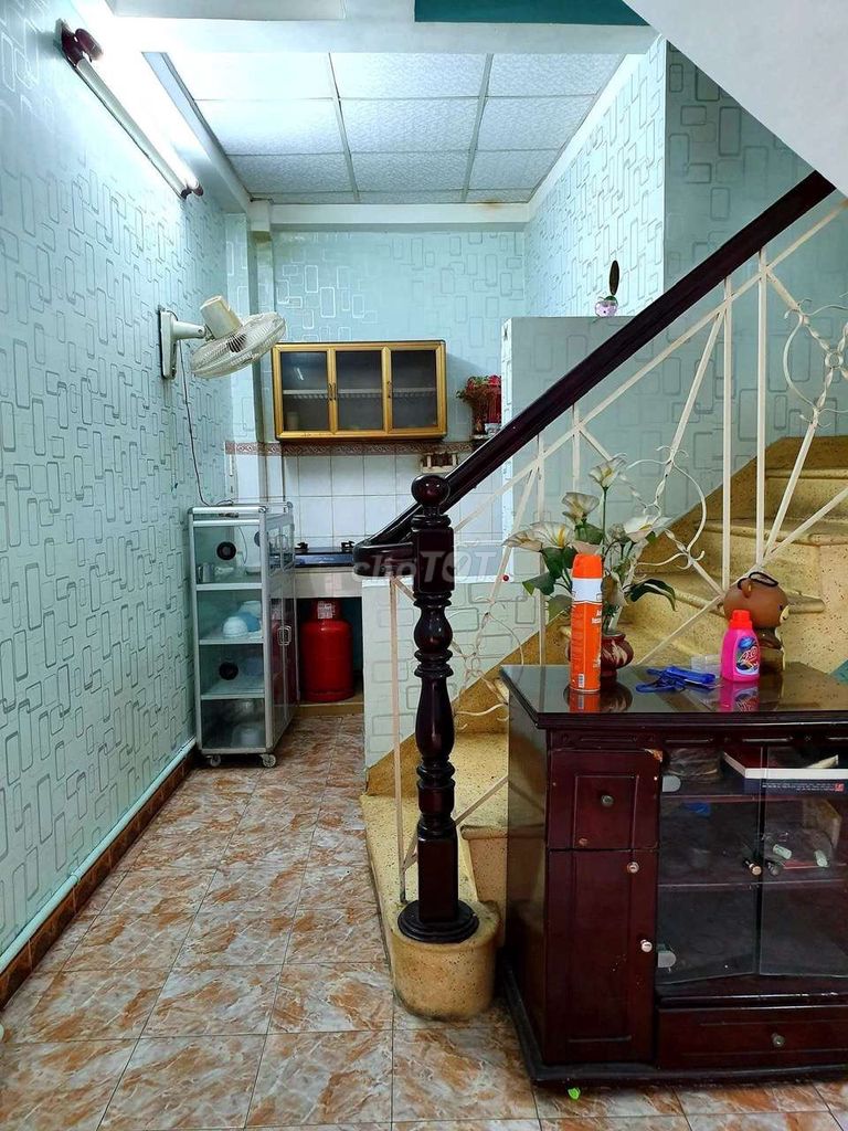 The owner rented the original two cold bedrooms.