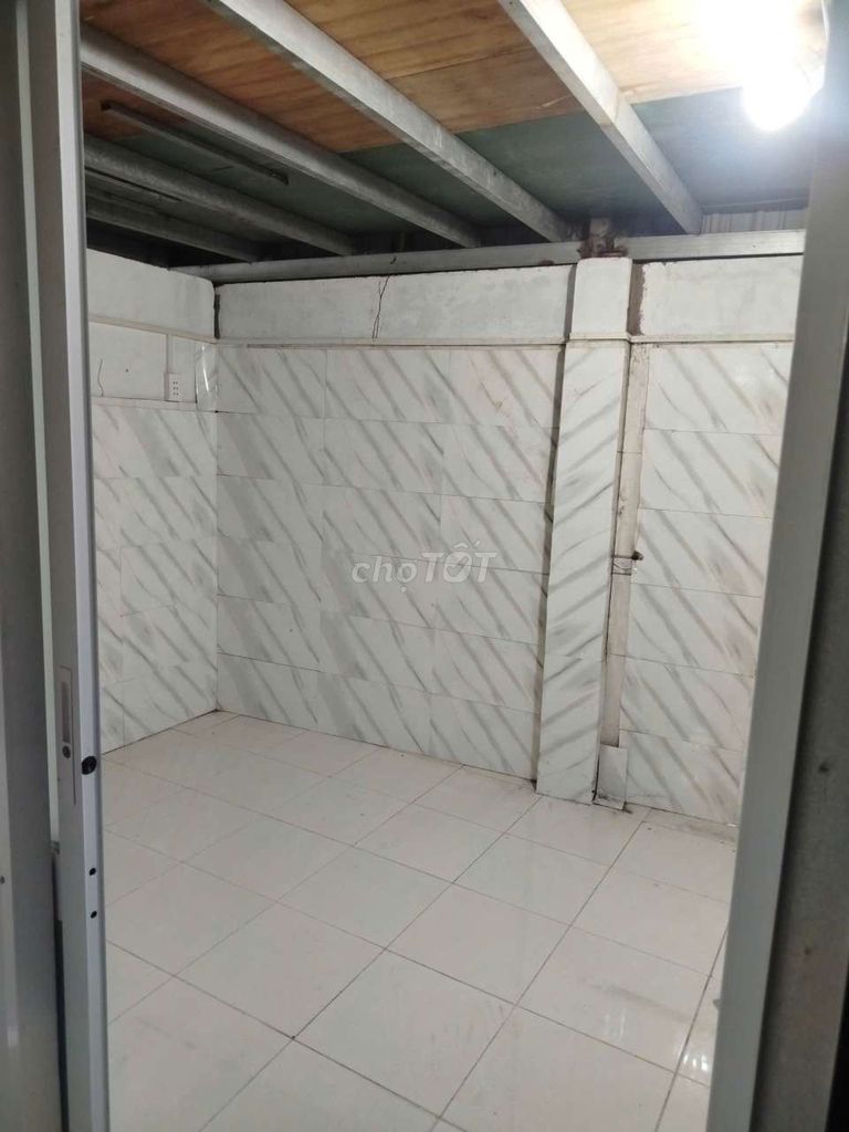 Cheap housing, two rooms, an alley near Tân Xuân.