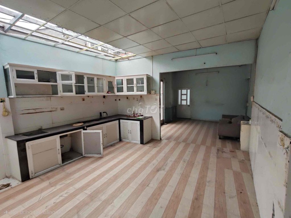 Rent 250 M2-6 bedroom-Nguyễn Bình. Nhà Bè. Only 10 million a month.