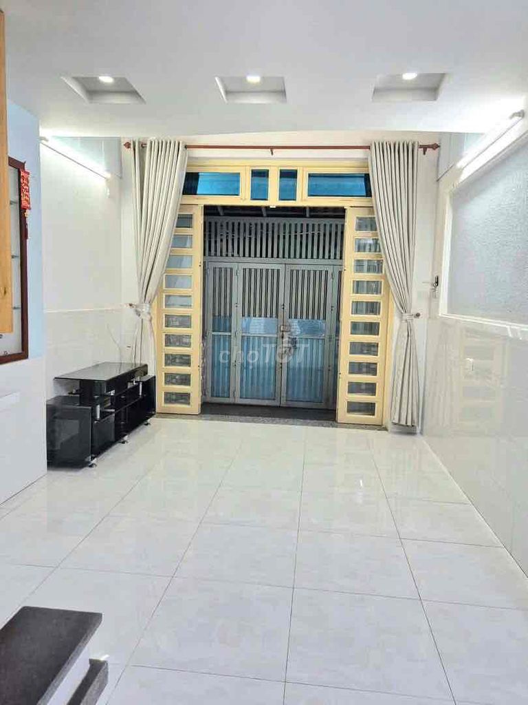 Rent an alley house.