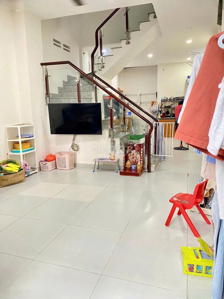 The số 8 5 x10 m 1 .10 is 4 floors of the 4th floor bedroom