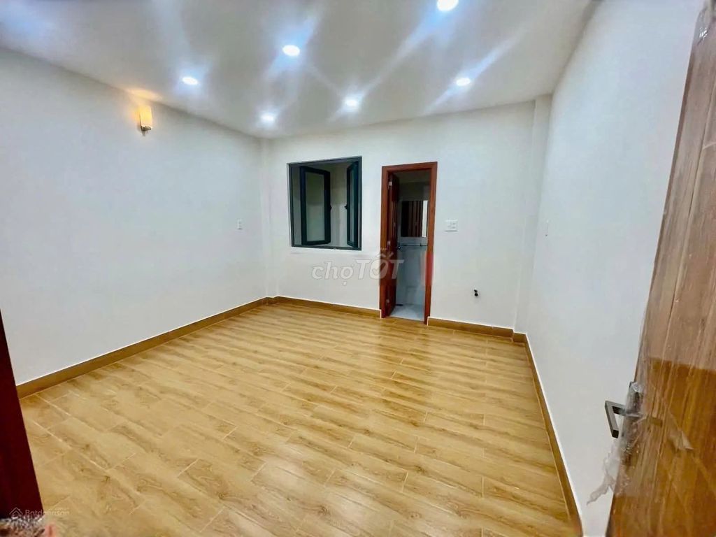 The số 8 5 x10 m 1 .10 is 4 floors of the 4th floor bedroom