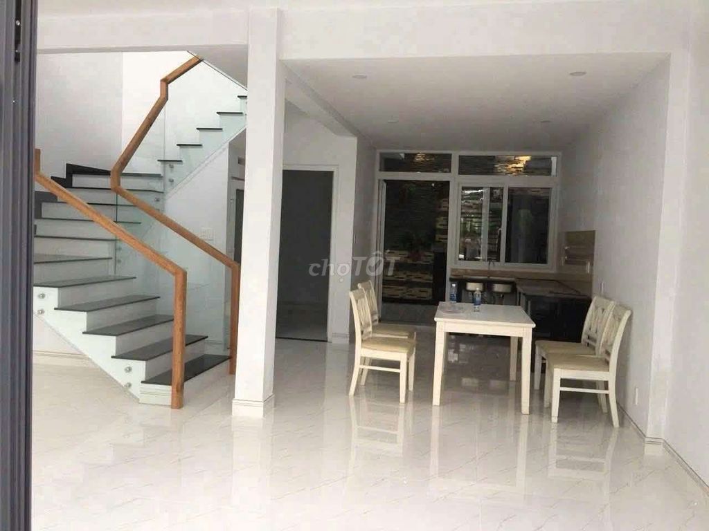 Hong Long's nice house, 7 meters near the Great Jason just 13 million a month