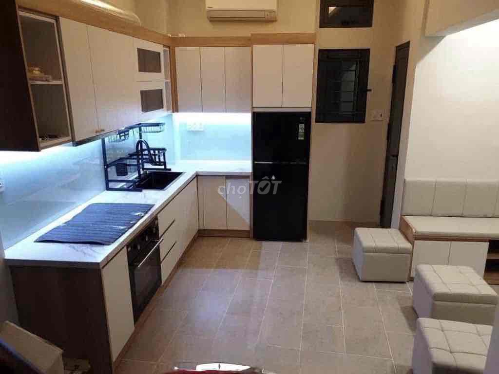 2 bedroom 6 x4 Phan Đình Phùng. Enough stuff.