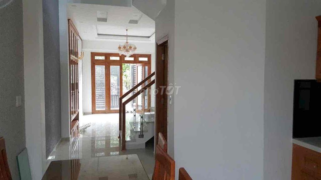 Renting 3 floors 4 x17 meters. 7 m Lê Thị Riêng.Thới An District 12