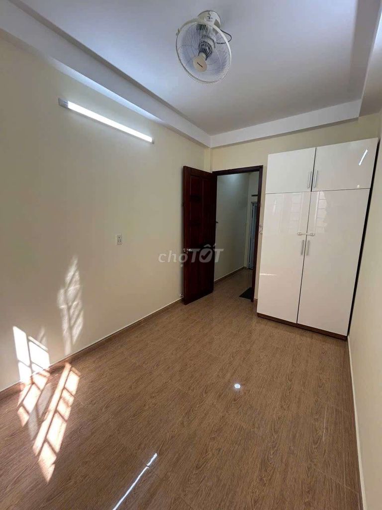Nice new house. Two floors. Two bedrooms. Three to Xuan Chan 1.