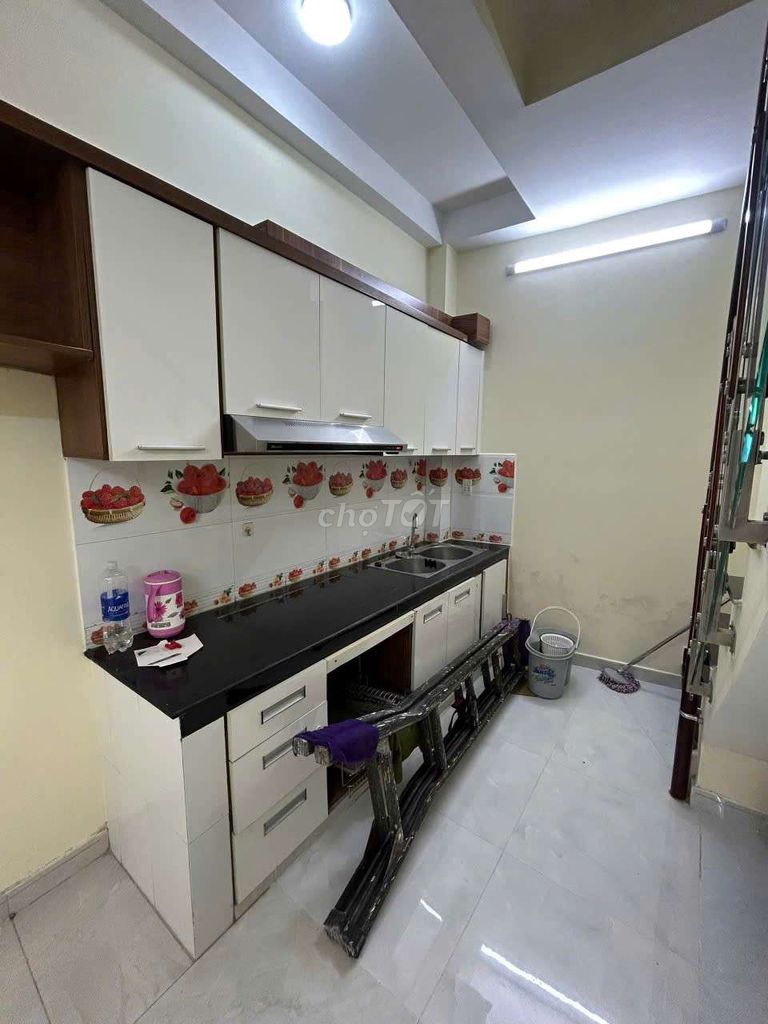 Nice new house. Two floors. Two bedrooms. Three to Xuan Chan 1.