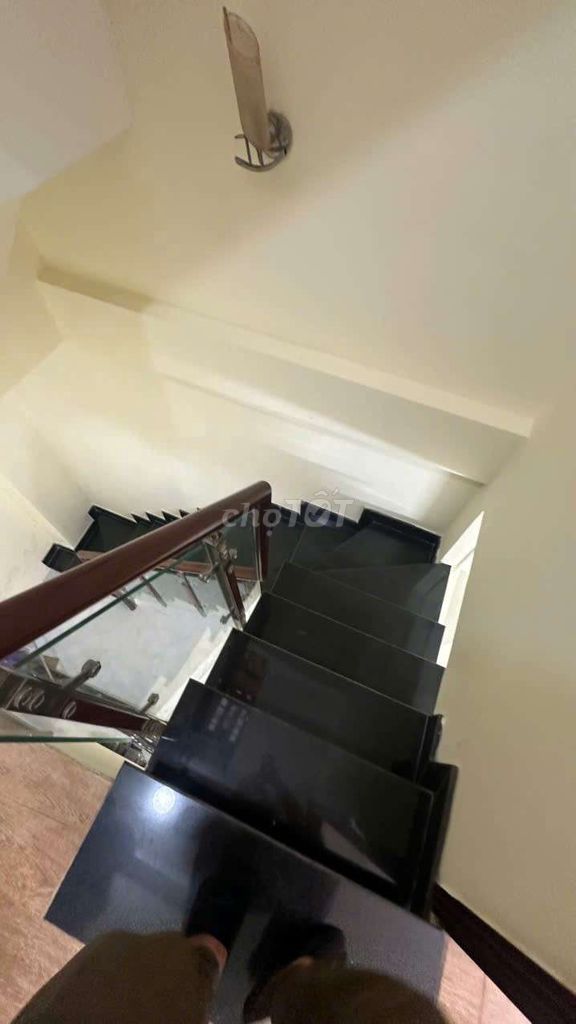 Nice new house. Two floors. Two bedrooms. Three to Xuan Chan 1.