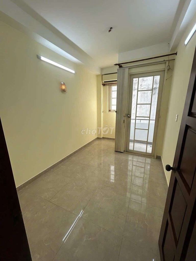 Nice new house. Two floors. Two bedrooms. Three to Xuan Chan 1.