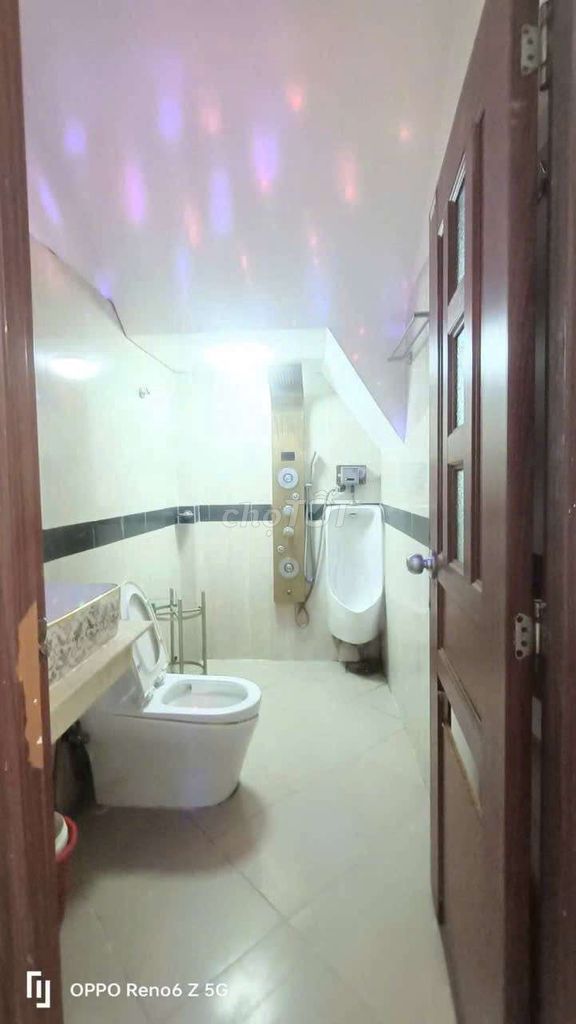 Rent the funvet house 12 million bedrooms 4 toilets