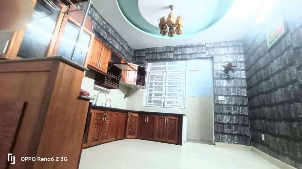 Rent the funvet house 12 million bedrooms 4 toilets