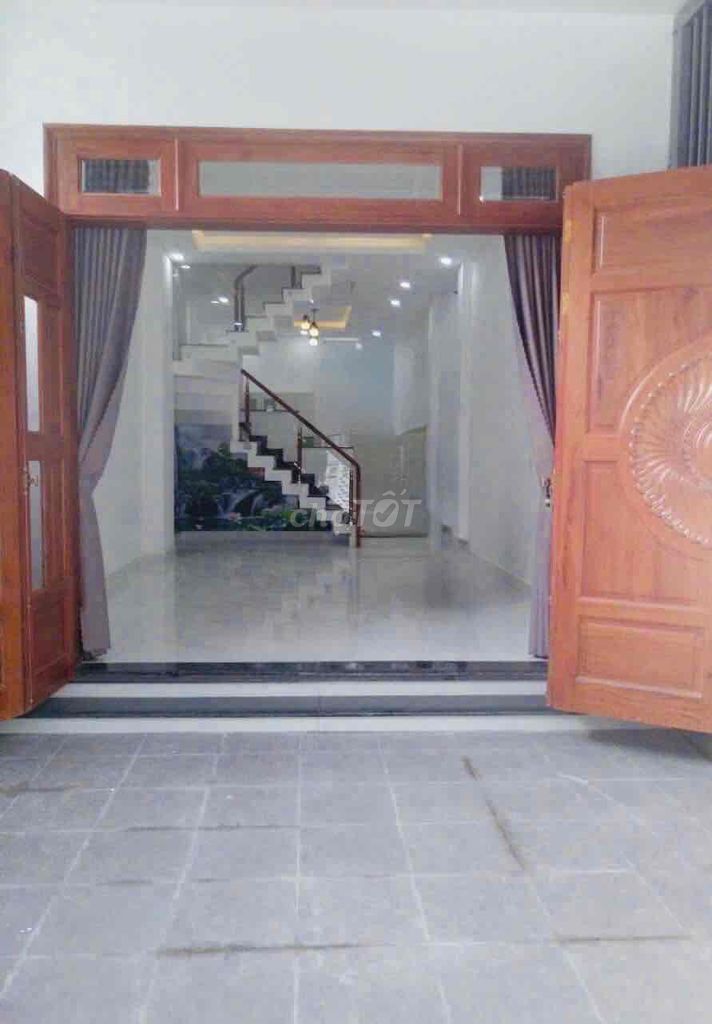 tx22 near the invented market. Three-story floor four bedroom five toilets. car park