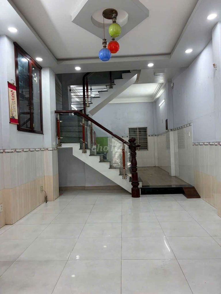 Renting Gò Xoài apartments: 4 meters 12 meters 1 MM 3 floors, 4 bedroom 3 toilets