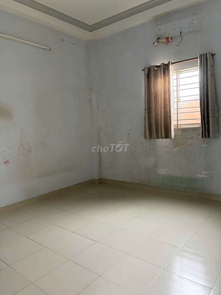 Renting Gò Xoài apartments: 4 meters 12 meters 1 MM 3 floors, 4 bedroom 3 toilets