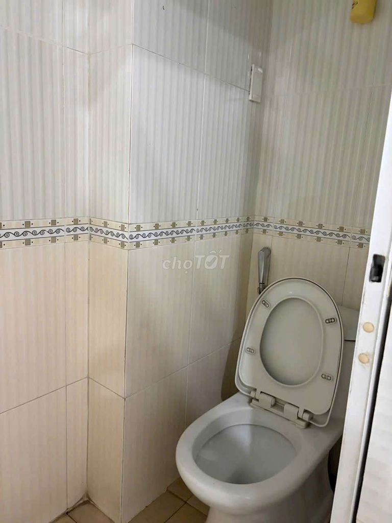 Renting Gò Xoài apartments: 4 meters 12 meters 1 MM 3 floors, 4 bedroom 3 toilets