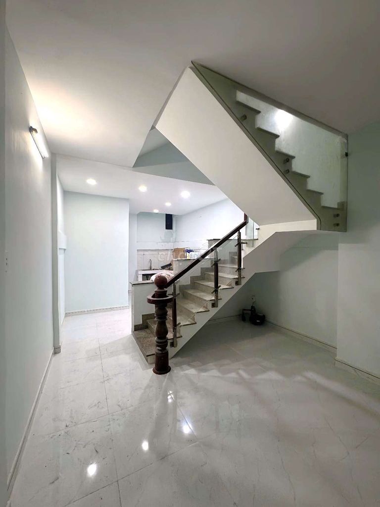 Rent 1 Kinh Dương Vương, Bx West, 25 million, 4 bedrooms, 3 stories