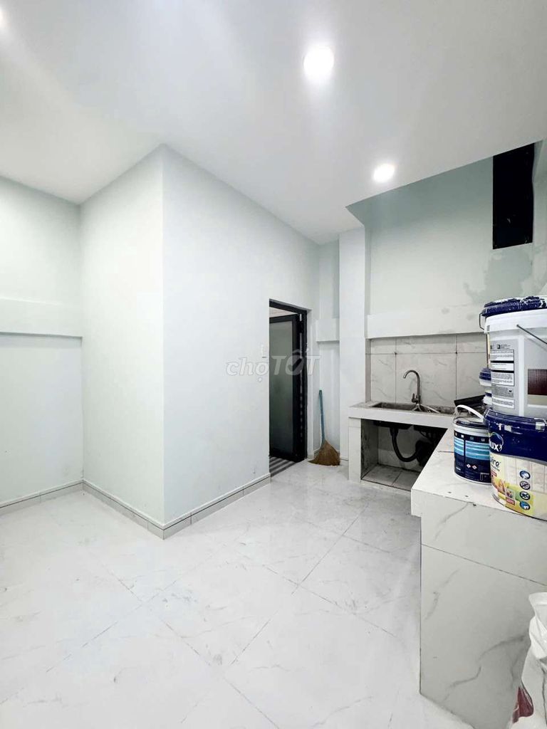 Rent 1 Kinh Dương Vương, Bx West, 25 million, 4 bedrooms, 3 stories