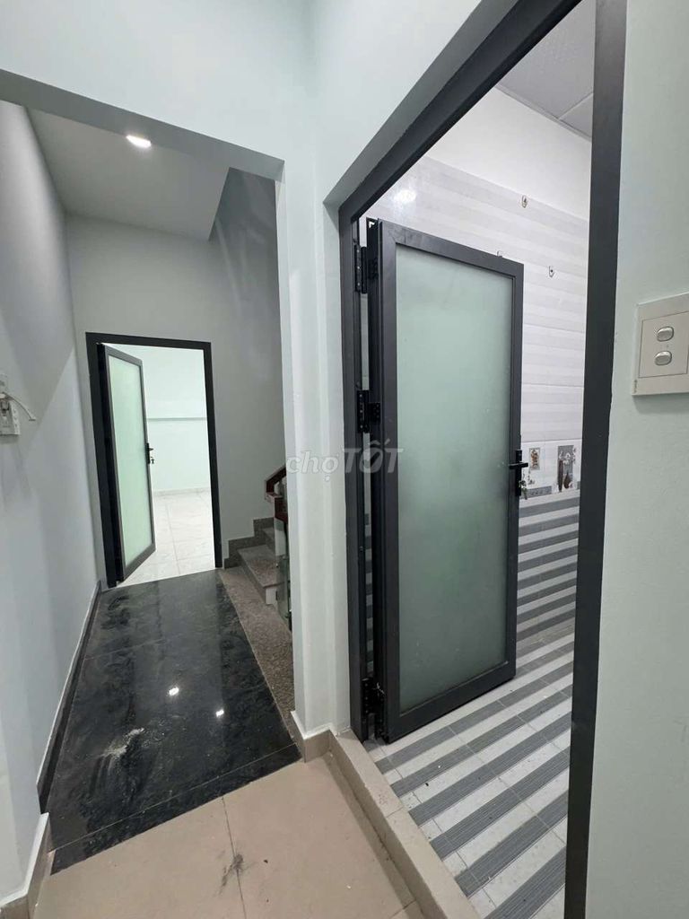 Rent 1 Kinh Dương Vương, Bx West, 25 million, 4 bedrooms, 3 stories