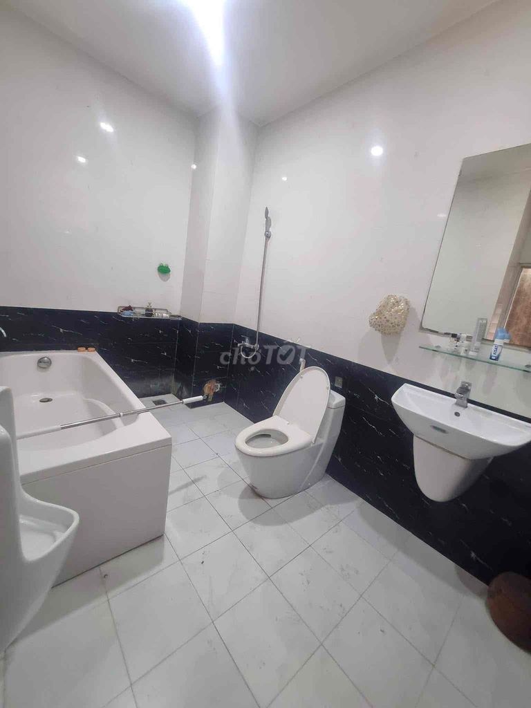Rent the house, mini Bà Điểm dens.