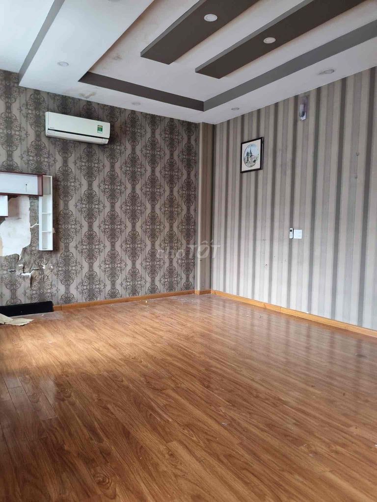 Rent the house, mini Bà Điểm dens.