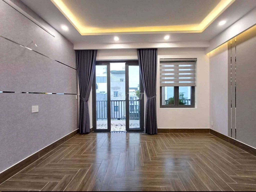 Nice house full of furniture, ground, three stories, four bedrooms, near Thạnh Xuân.